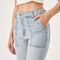 Calça Jeans Capri Mom Cintura Alta Bolso Utilitário Delavê - Marca Bloom