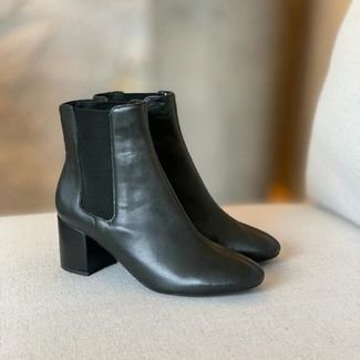 Bota Chelsea em Couro Arezzo Arezzo Preto Compre Agora Dafiti