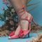 Sandália Feminina Jéssica Salto Fino com Flor de Crochê Coral - Marca Pé Vermelho Calçados