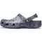 Sandália Crocs Classic Topographic Clog Deep Navy/Multi - 40 Azul - Marca Crocs