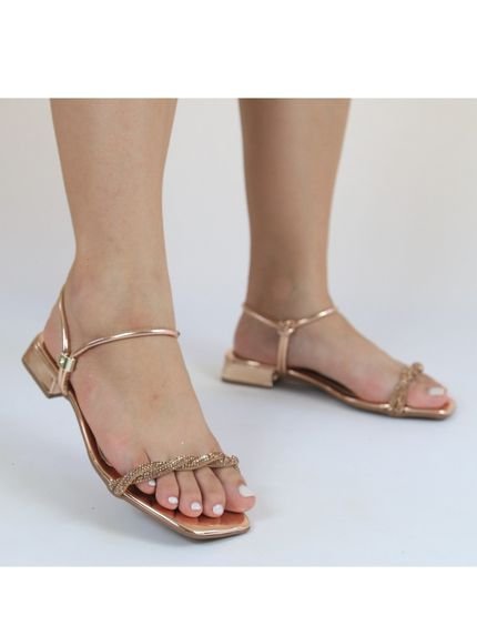 Sandália Salto Baixo Calce Fácil Em Tiras Finas com Brilho Metalizada - Marca BIA CALCADOS