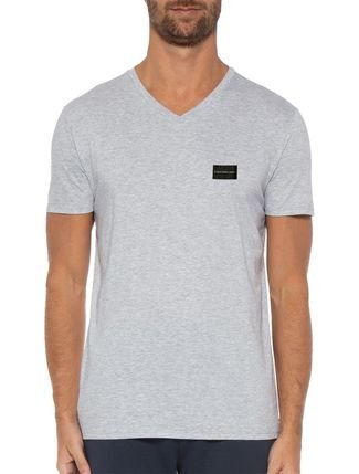 Camiseta Calvin Klein Jeans Masculina Gola V New Logo Dark Square Cinza  Mescla - Compre Agora