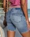 Bermuda Jeans Meia Coxa Feminina Cintura Alta Abertura Barra 23507 Média Consciência - Marca Consciência