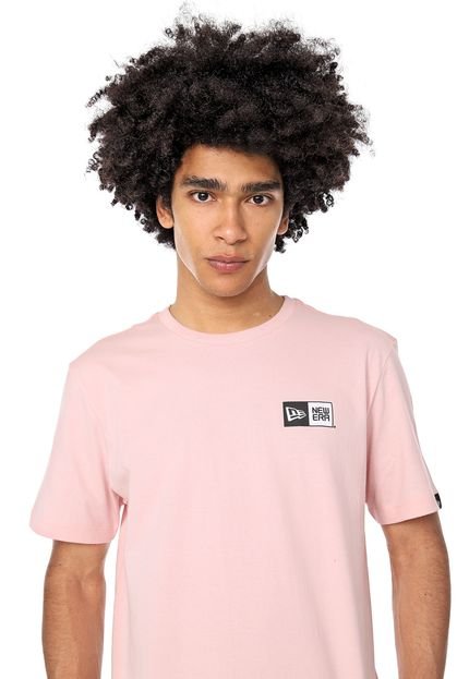 Camiseta New Era Logo Rosa - Marca New Era