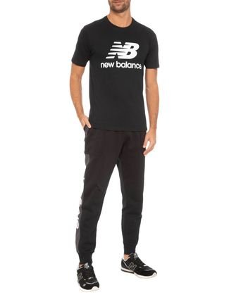 Camiseta New Balance Masculina Essential Stacked Logo Preta
