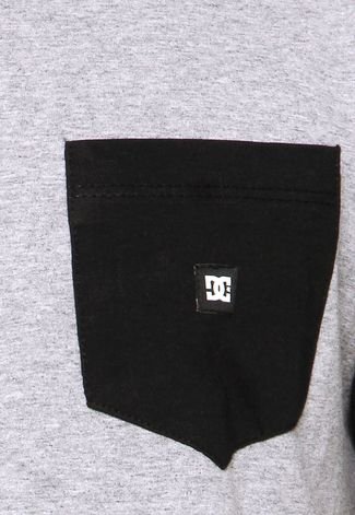 Camiseta DC Shoes Pocket Cinza/Preta