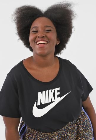 Camiseta Nike Sportswear Plus Size Essntl Fu Preta