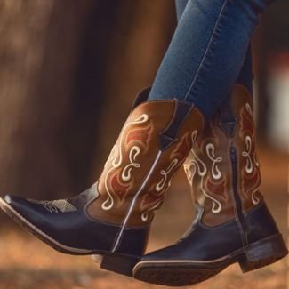 Bota Western Texana em Couro Feminina Cano Longo Marrom com Bordado Tribal