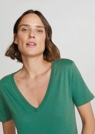 Blusa Básica Feminina Em Algodão Com Decote V - Verde