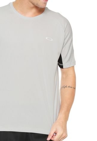 Camiseta Oakley Tech Knit Tee Cinza