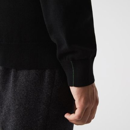 Suéter masculino em algodão orgânico com decote em V - Marca Lacoste