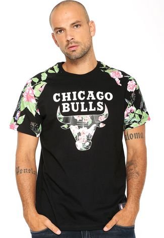 Camiseta New Era Floral Happy Bulls Preta