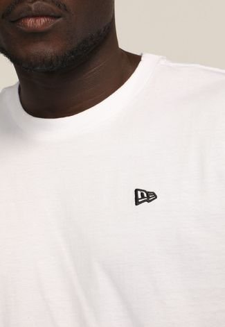 Camiseta New Era Essentials Branca
