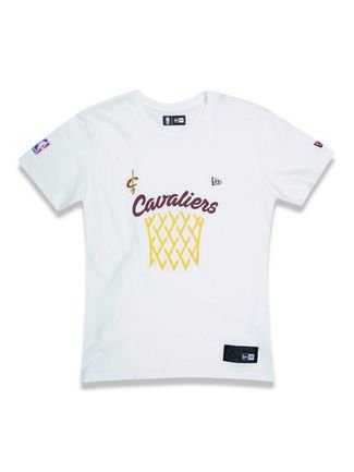 Camiseta New Era Regular Cleveland Cavaliers Off White