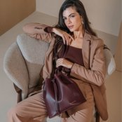 Bolsa Bucket Feminina Média Com Metais e Bolsos Internos - Bordô - Marca VIARONZE