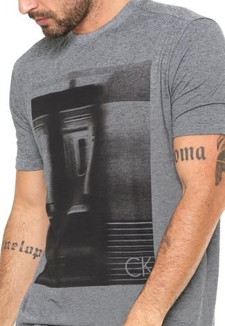 Camiseta Calvin Klein Logo Cinza