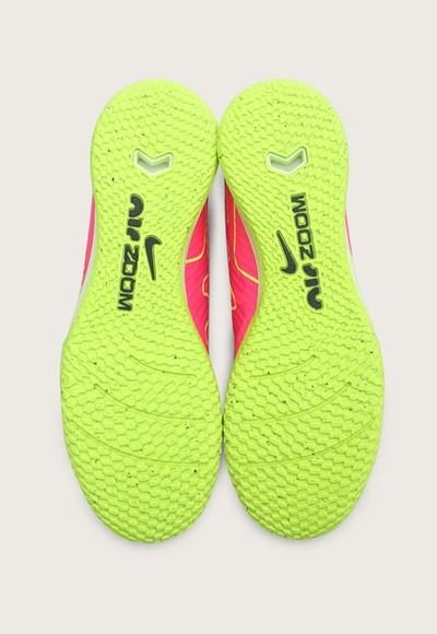 Guayos nike hotsell negro con dorado