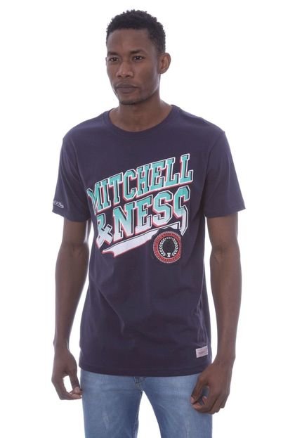 Camiseta Mitchell & Ness Estampada Diagonal Sweep Branding Azul Marinho - Marca Mitchell & Ness