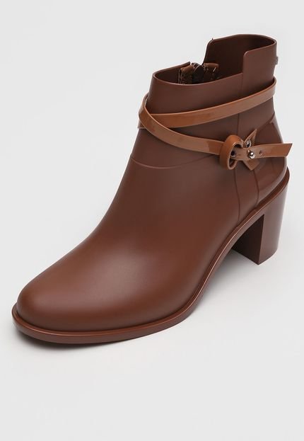 Bota Colcci Tiras Caramelo - Marca Colcci