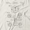Camiseta D20 Patent - Off White - Marca Studio Geek 