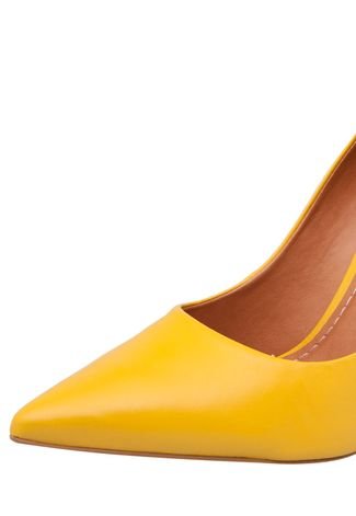 Scarpin Carrano Bico Fino Amarelo Compre Agora Dafiti Brasil