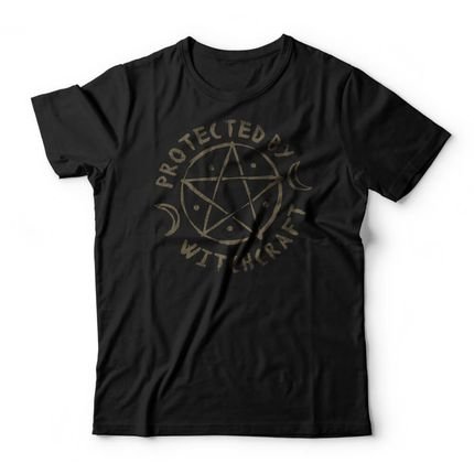 Camiseta Protected By Witchcraft - Preto - Marca Studio Geek 