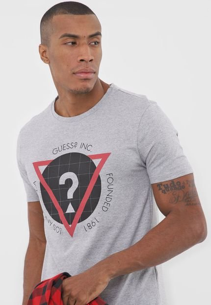 Camiseta Guess Geométrica Cinza - Marca Guess
