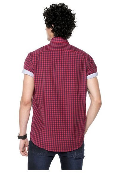 Camisa roja pantalon azul shop