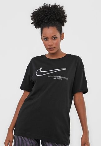 Camiseta Nike Sportswear Boy Swoos Preta