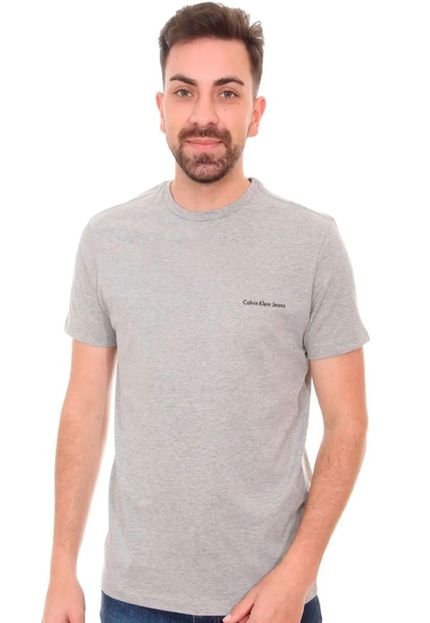 Camiseta Mc Calvin Klein Logo Basico Peito Cinza - CKJM101-0966 - Marca Calvin Klein Jeans