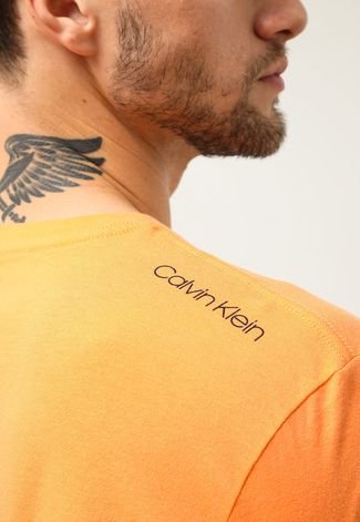 Camiseta Calvin Klein Jeans Logo Laranja