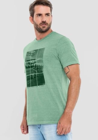 Camiseta Masculina em Malha Estonada com Estampa