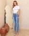 Calça Jeans Skinny Feminina Cintura Média Detalhe Bolso Traseiro 23478 Clara Consciência - Marca Consciência