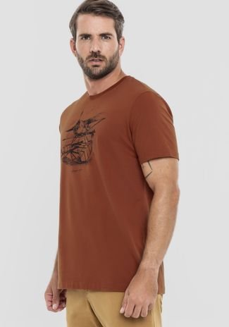 Camiseta Masculina em Malha Estampada