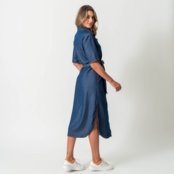 Vestido Chemise Midi Jeans Leve Fendas Laterais Cinto Azul Escuro - Marca Bloom