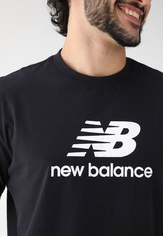 Camiseta New Balance Reta Estampada Preta