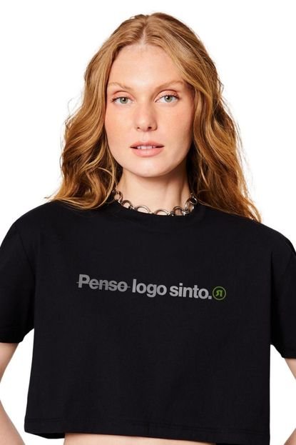 Camiseta Penso Logo Sinto Reversa Preto - Marca Reversa
