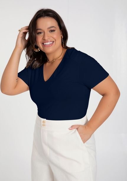 Blusa Plus Size em Malha Viscose com Recorte Ombros - Marca Lunender