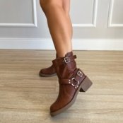 Bota Biker Jennifer Caramelo Caramelo - Marca Damannu Shoes