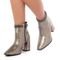 Bota Feminina Cano Curto Salto Alto Bico Quadrado Confortável Metalizada Com Brilho Prata Velho - Marca Stessy Shoes