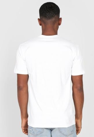 Look faculdade. Camiseta branca + mom jeans! #camiseta #momjeans #cinto # louisvuitton #vans