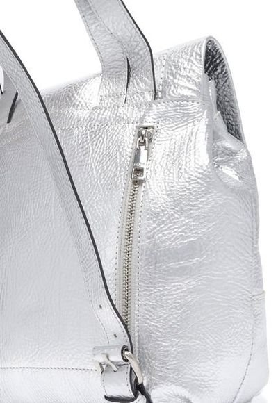 Mochila plateada 2025 prune
