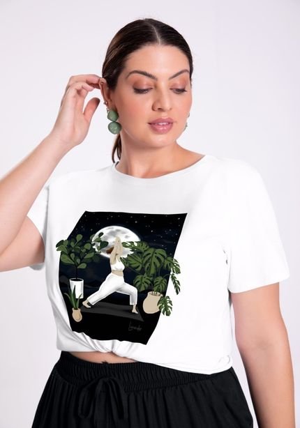 T-shirt Plus Size em Malha com Estampa Yoga - Marca Lunender