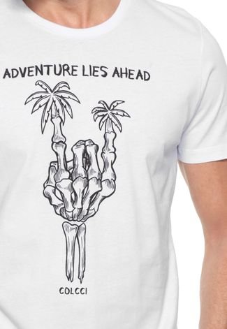 Camiseta Colcci Adventure Lies Ahead Branca