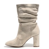 Bota Feminina Bege Suede Cano Enrugado Salto Alto Grosso Augusto Weiz Couro - Marca AUGUSTO WEIZ