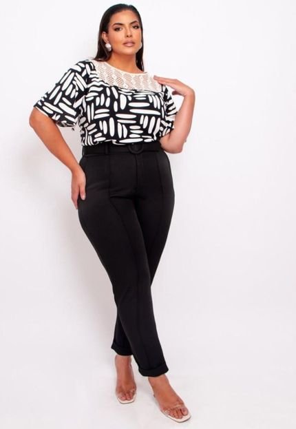 Blusa Plus Size Estampada com Renda em Viscose  Preto - Marca Predilects Plus