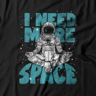Camiseta Feminina I Need More Space - Preto