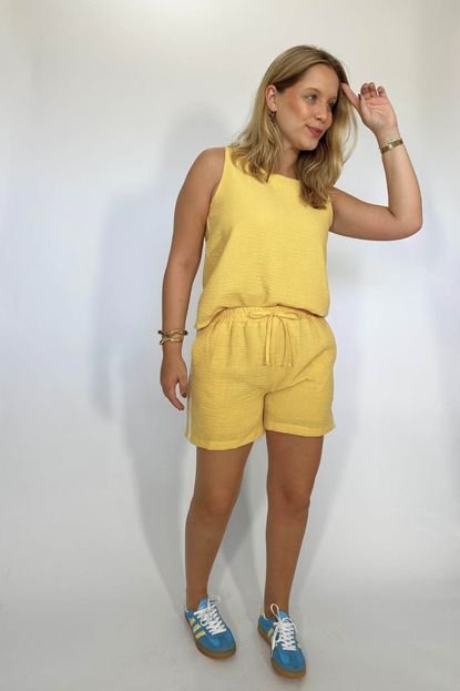 Regata Vanibele Crepe Amarelo Manteiga - Marca Vanibele