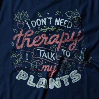 Camiseta Feminina I Talk To My Plants - Azul Marinho