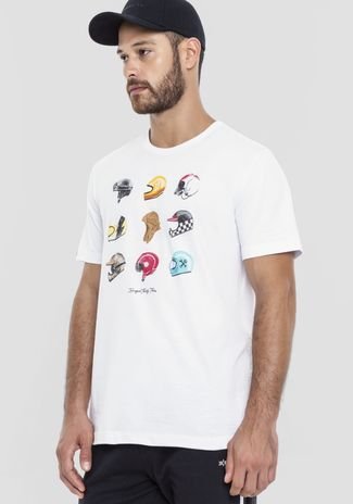 Camiseta Masculina em Malha com Estampa Capacetes